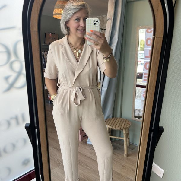 Combinaison beige confortable et légère